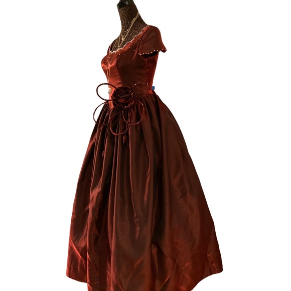 Elegant Cognac (dark orange) vintage look dress - Picture 2 of 16